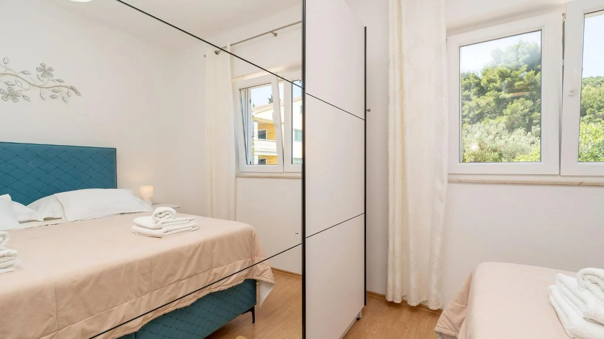 Apartment For 4 Persons, By The Sea And With Beautiful View Kali Horvátország