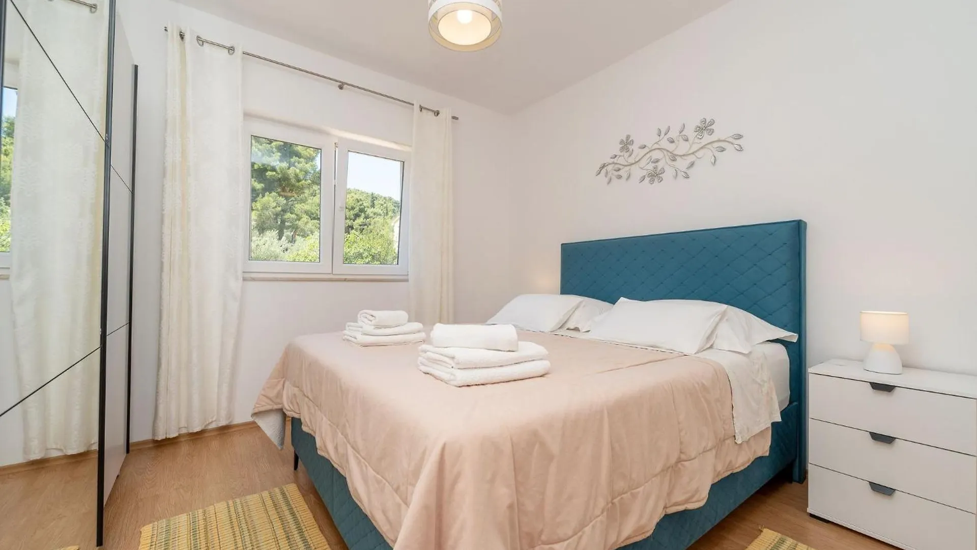 Apartment For 4 Persons, By The Sea And With Beautiful View Kali Horvátország